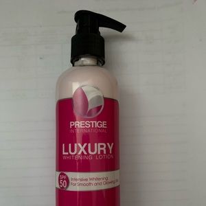 Prestige International Whitening Lotion 250ml.